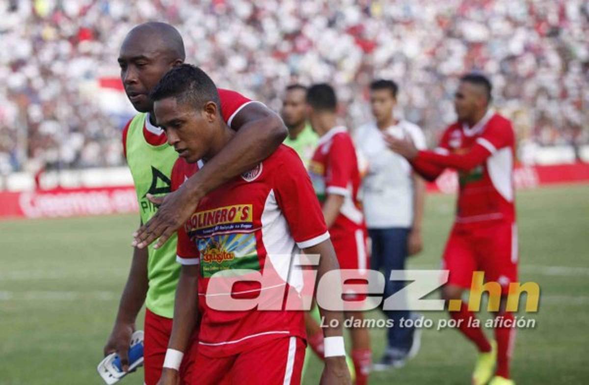 La tristeza de Real Sociedad tras perder su cuarta final