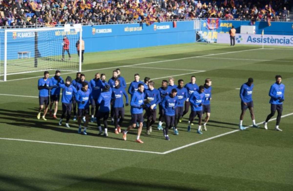 El gran gesto de Lionel Messi con varios niños, la selfie y la burla de Vidal en Barcelona