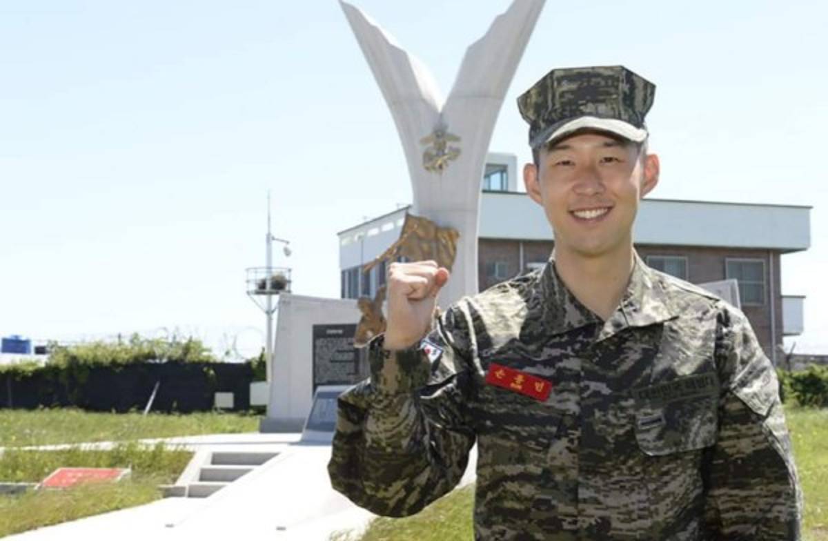 Crack como en la cancha: El recluta Son Heung-min se gradúa con honores del servicio militar
