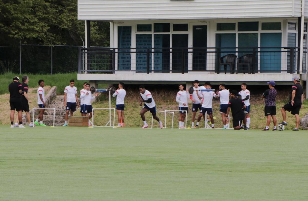 Romell Quioto sorprende y se pone a las órdenes de Troglio en pretemporada del Olimpia ¿qué pasa con Arboleda?