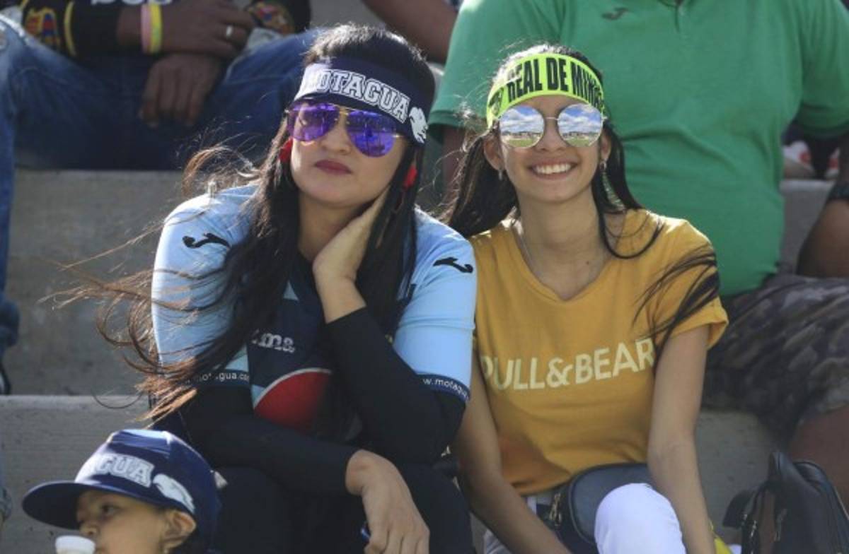 ¡Ambientazo! En Danlí se rinden ante Motagua y pintan de azul el Marcelo Tinoco