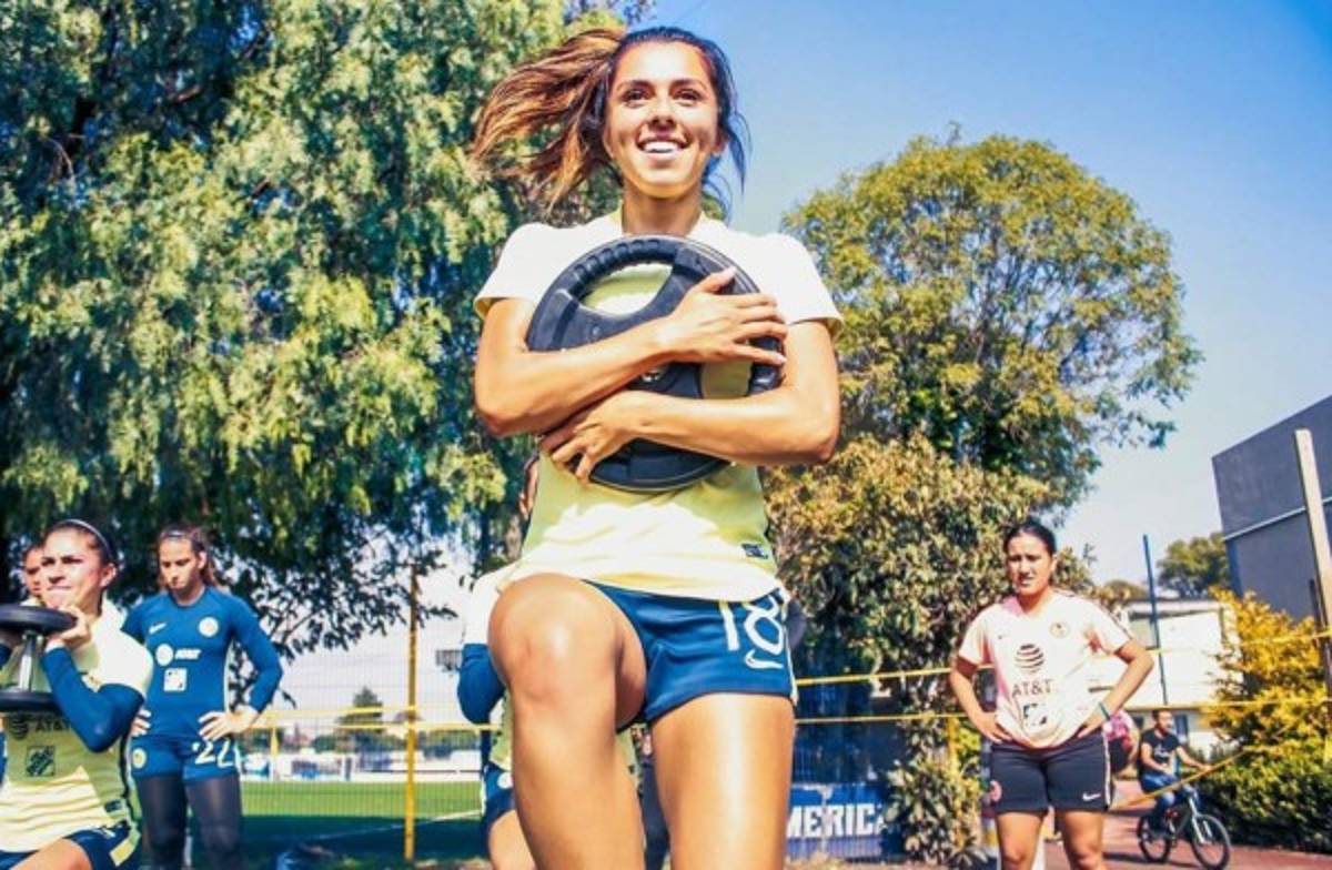 ''Soy mucho más que esto'': Futbolista del América Femenil explota contra revista que la llamó 'águila sensual'