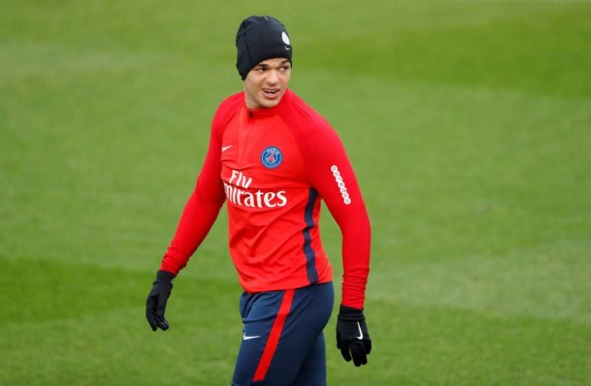 RUMORES/FICHAJES: PSG y Mourinho quieren saquear al Madrid; Barça con bajas