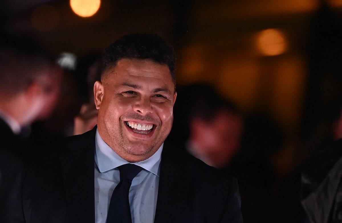 Balón de Oro: La inspiración del atuendo de Benzema, sorpresivo invitado especial y así captaron a Karim junto a Lewandowski