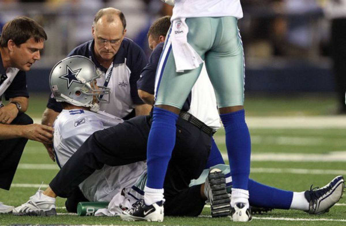 Tony Romo sufre fractura de la clavícula