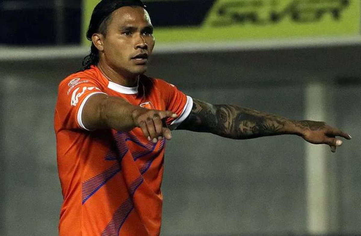 Peña jugó solamente un torneo con el FAS de El Salvador en 2021, luego emigró al Antigua Guatemala y posteriormente regresó a México, donde ha estado inactivo.