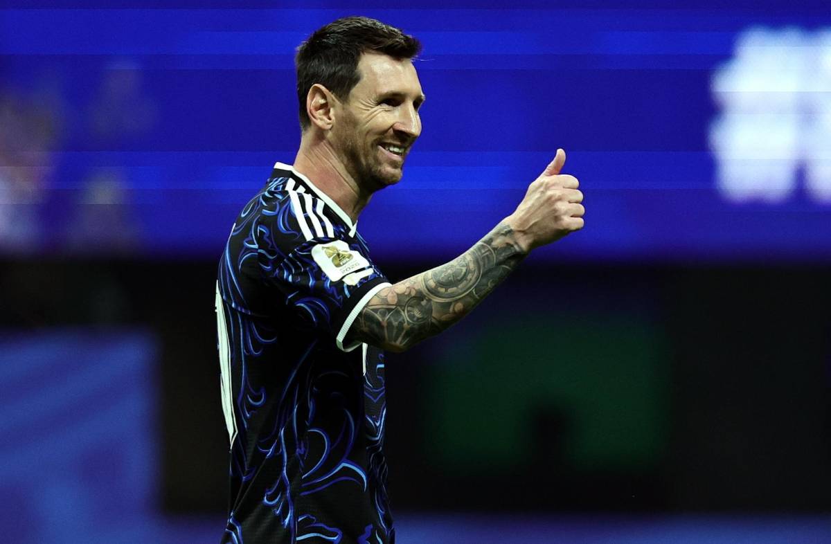 La roja que el VAR no revisó, la salvada del partido y magia de Messi con Argentina