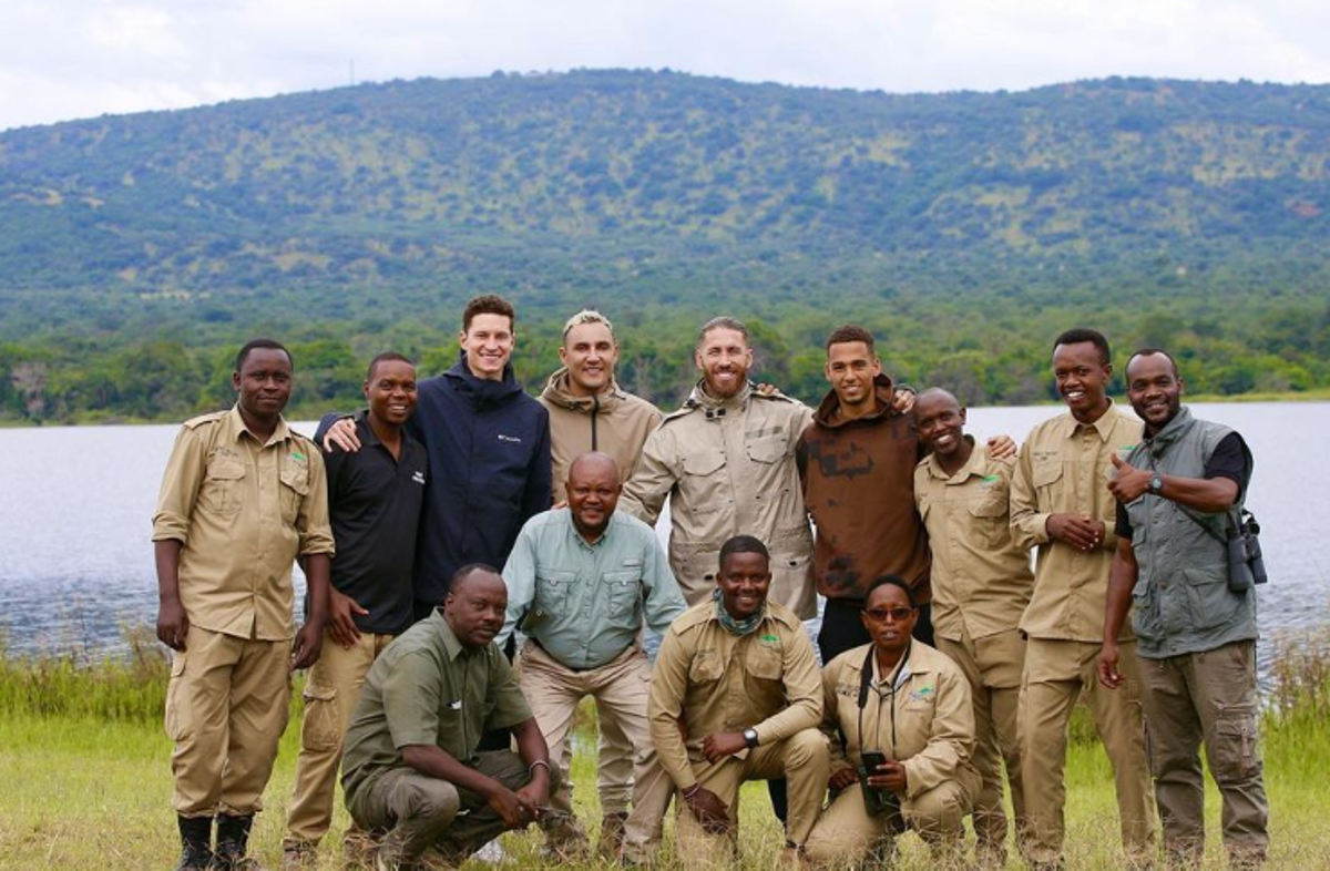 Con elefantes y gorilas: las imperdibles fotos de Sergio Ramos y Keylor Navas en uno de los países más exóticos del mundo