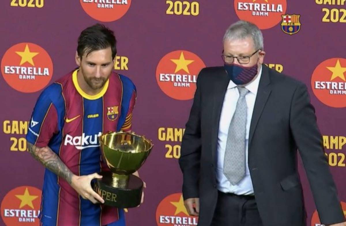 Barcelona en el Joan Gamper: El MVP del partido, el debutante y... ¿Qué leía Luis Suárez?   