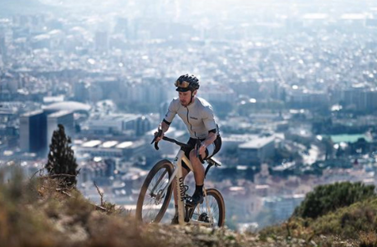 Lo ganó todo con Messi en el Barcelona, se quedó sin equipo a los 32 años y decidió cambiar de deporte: “Será para quedarme...”