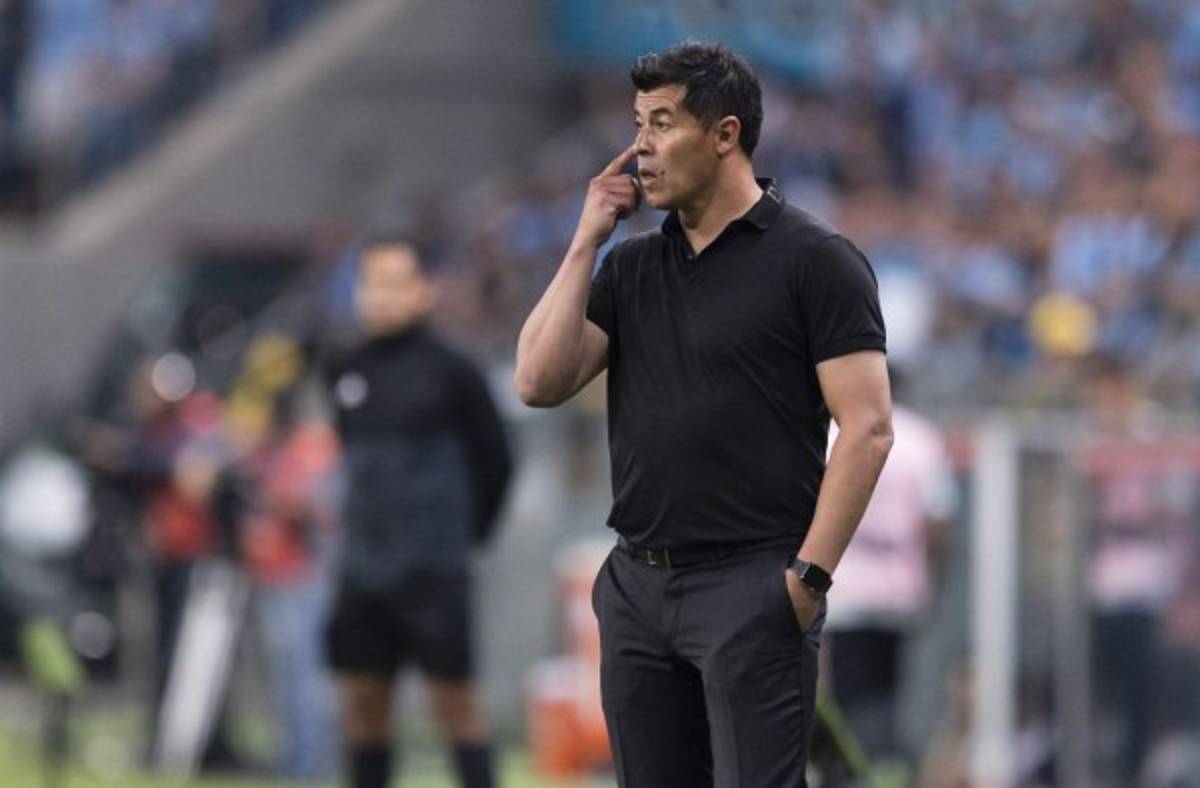 Los currículums que tuvo Fenafuth previo a contratar a Fabián Coito