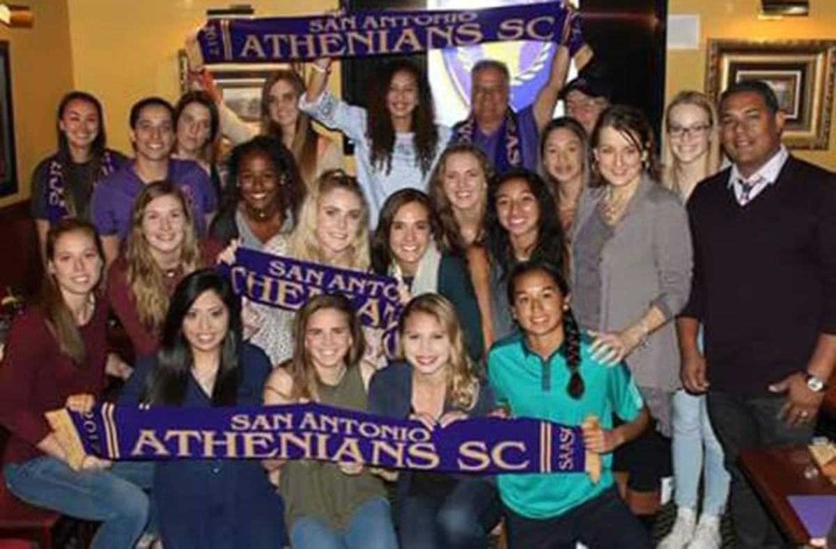 Katterin Díaz, la hondureña que es futbolista profesional y modelo en EUA