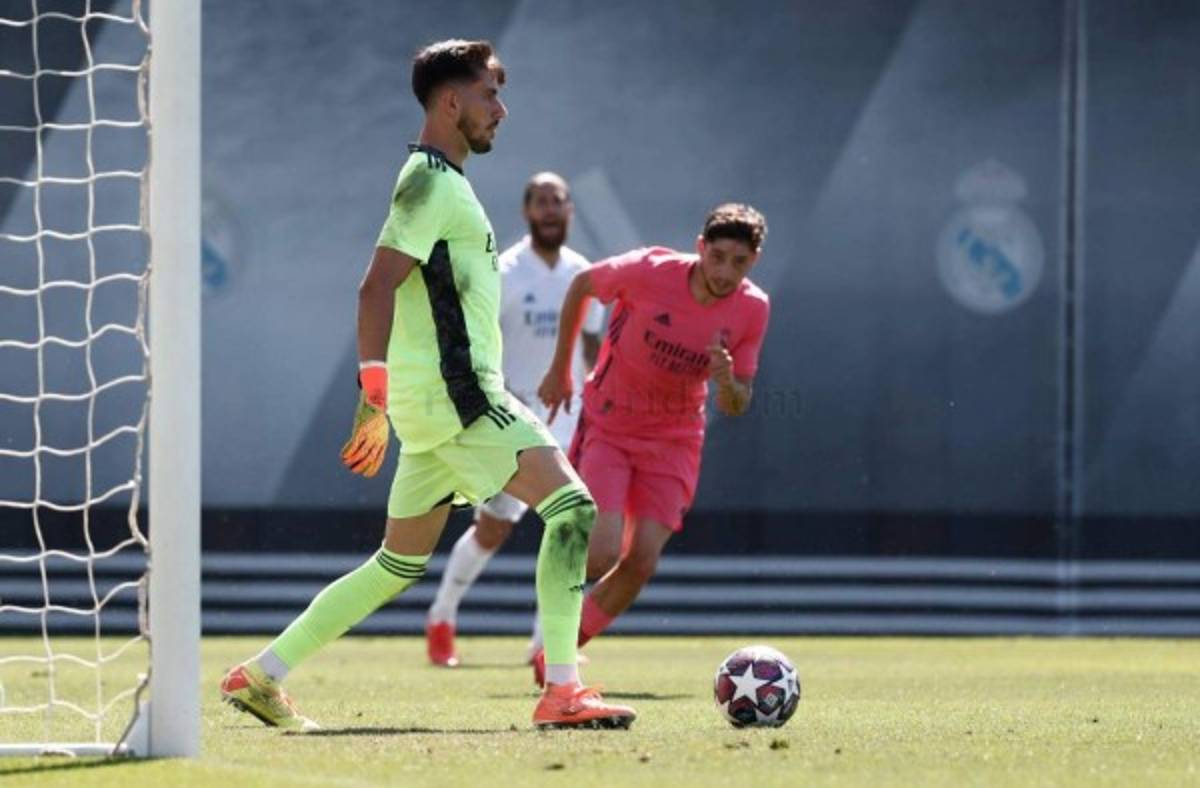 Real Madrid presume su nuevo uniforme en un 'colectivo' y Zidane da pistas de su 11 ante el City