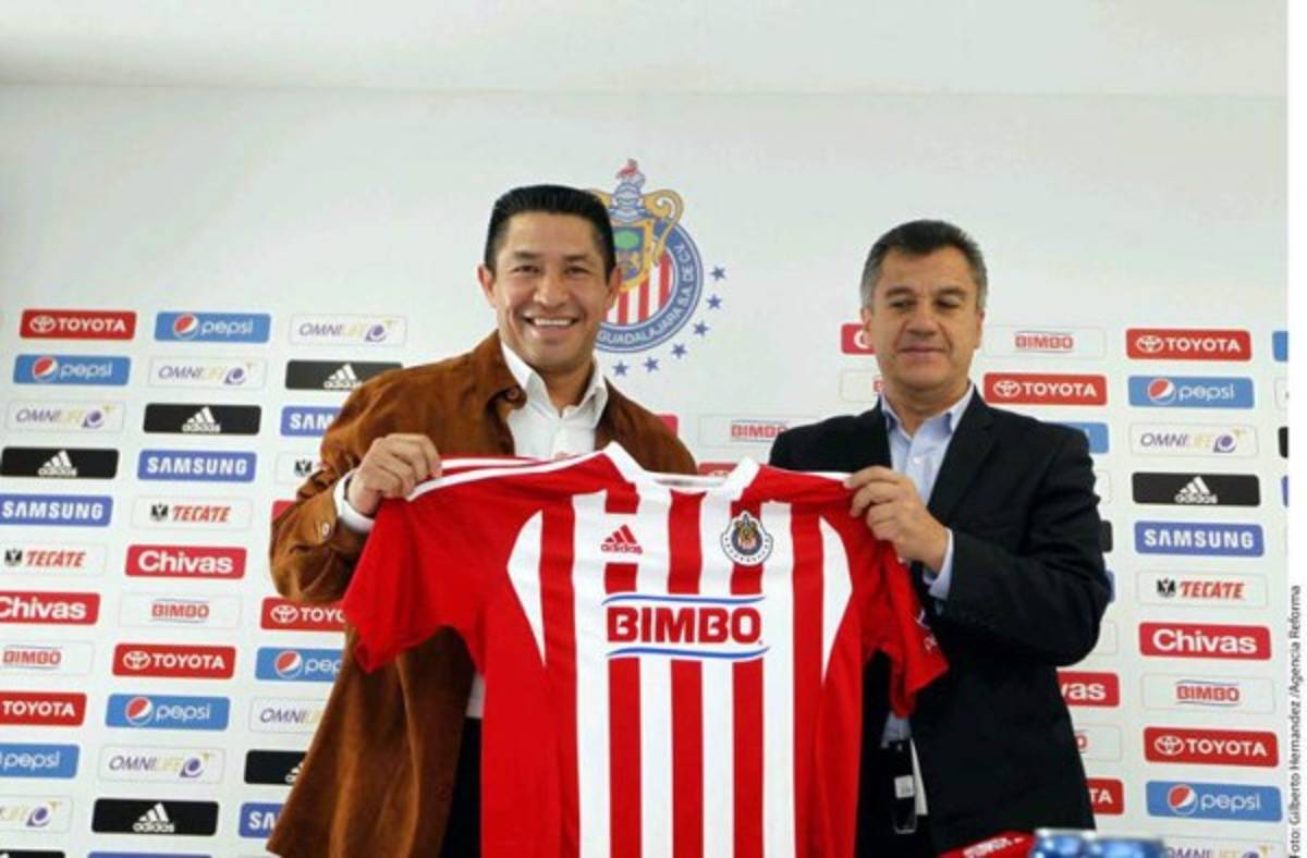 Mundialistas, interinatos y pruebas: Los 27 entrenadores que ha tenido Chivas en la era de Jorge Vergara