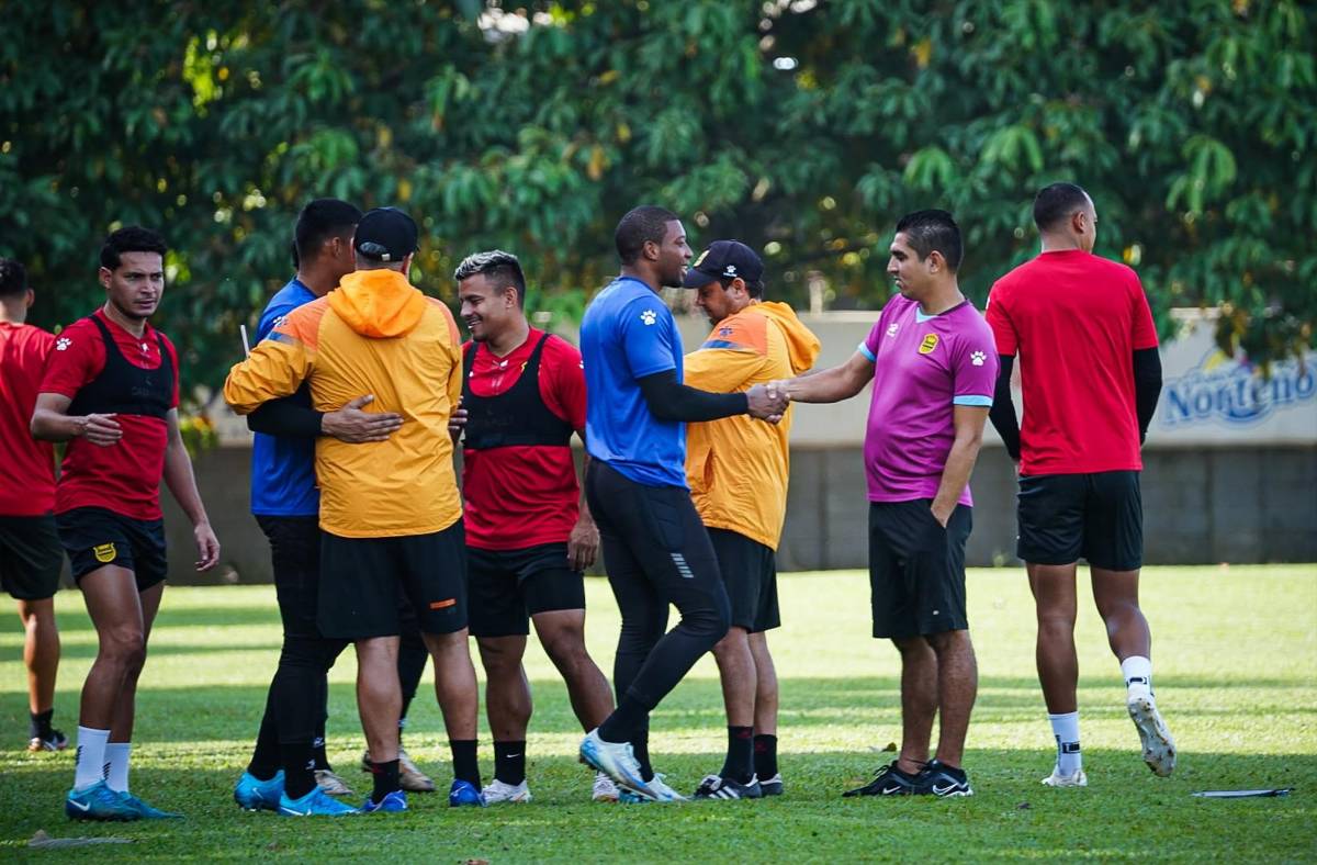 Real España vivió un día especial y pensando en Motagua: sorpresas y gran ambiente