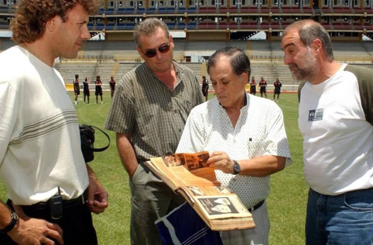 Técnico por un día: Locutor hondureño elige polémico mejor 11 en la historia del Olimpia