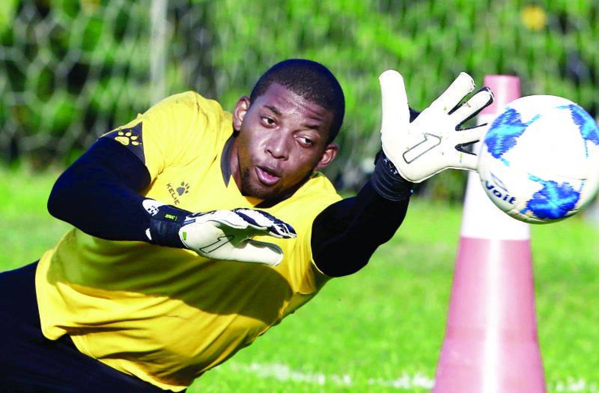 ¡Con toda su artillería! Héctor Vargas quiere mantener su racha triunfal y así sería su 11 titular ante el Olimpia