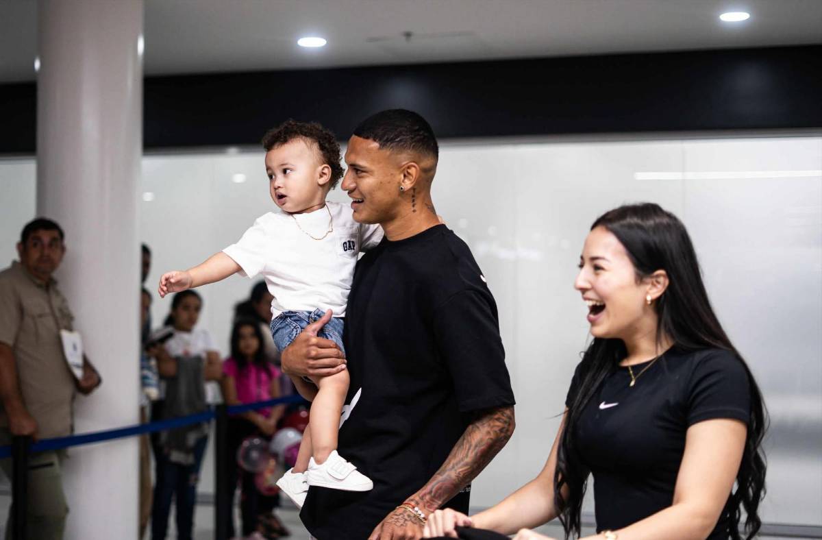 El beso, la sorpresa y la alegría de Kervin Arriaga al llegar a Honduras: la broma que le dejó ir a Joseph Rosales