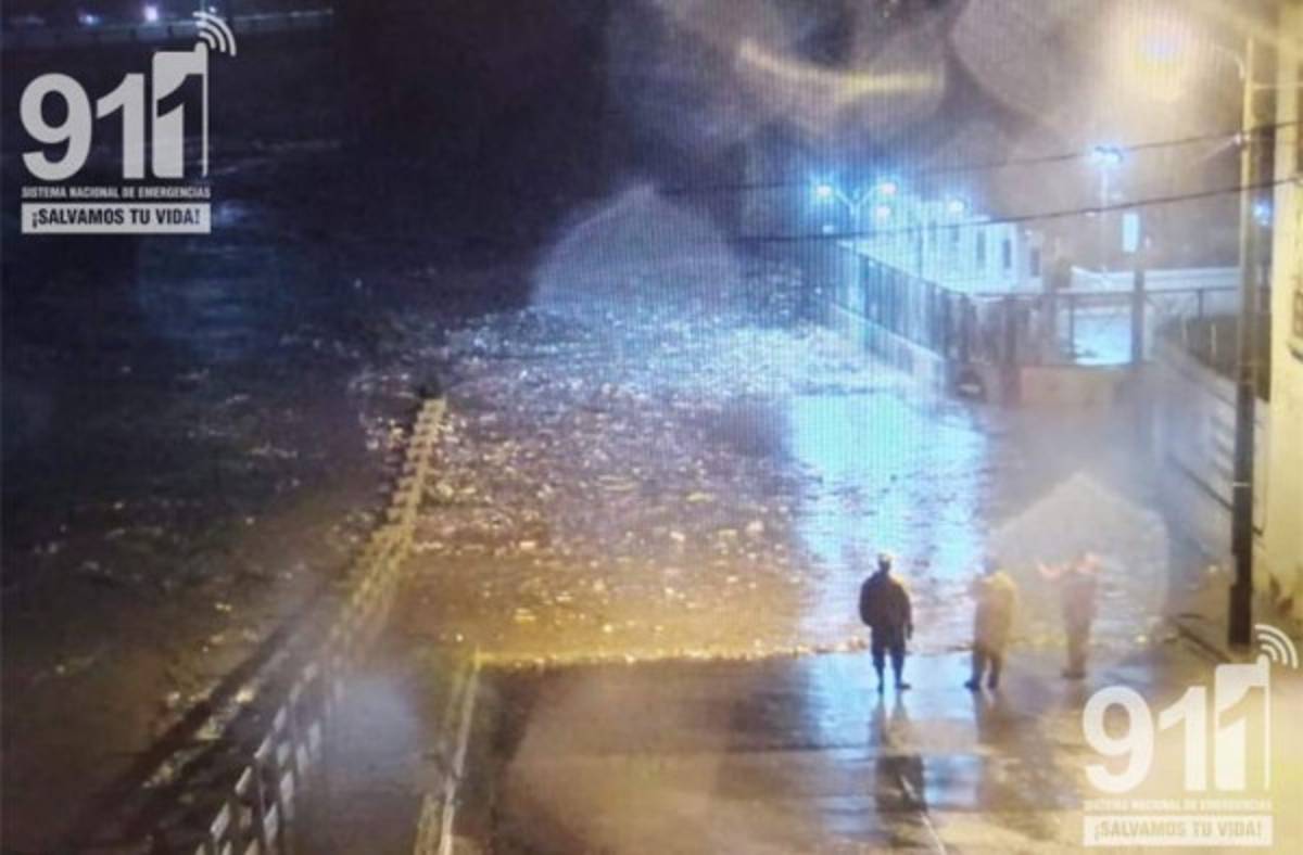 Impactantes fotos: El río Choluteca se desbordó en la primera avenida del centro de Tegucigalpa