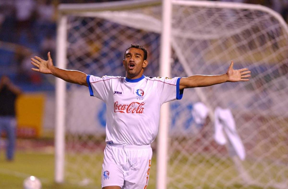 Lista privilegiada: ¡Los únicos 8 futbolistas en marcar más de 100 goles en Liga Nacional de Honduras!