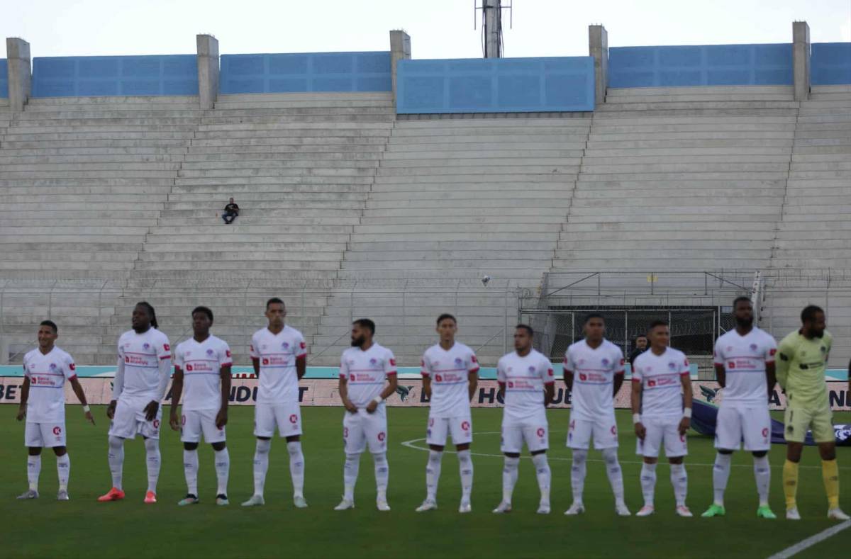 El gesto de Olimpia con Georgie Welcome, el que rompió su mala racha y fichaje se presentó ante la afición