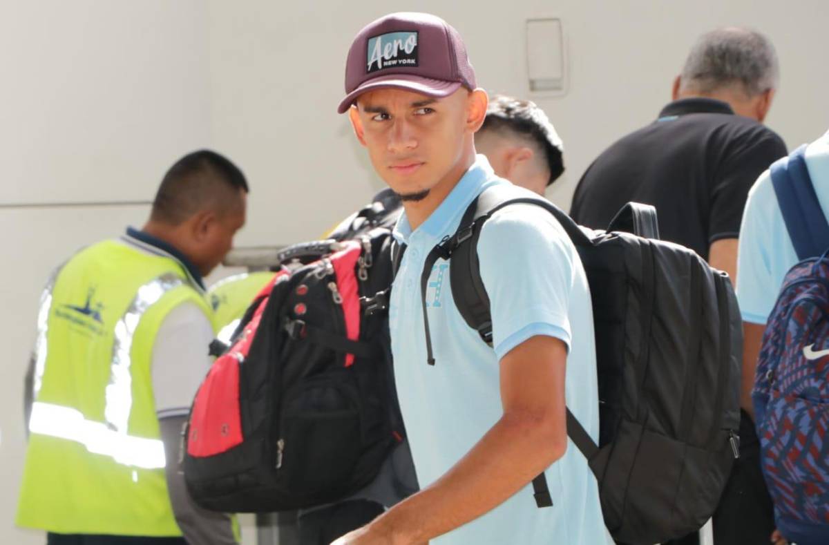 Los dos pelones en la Selección de Honduras tras el debut en las eliminatorias; la Bicolor viajó rumbo a Bermudas