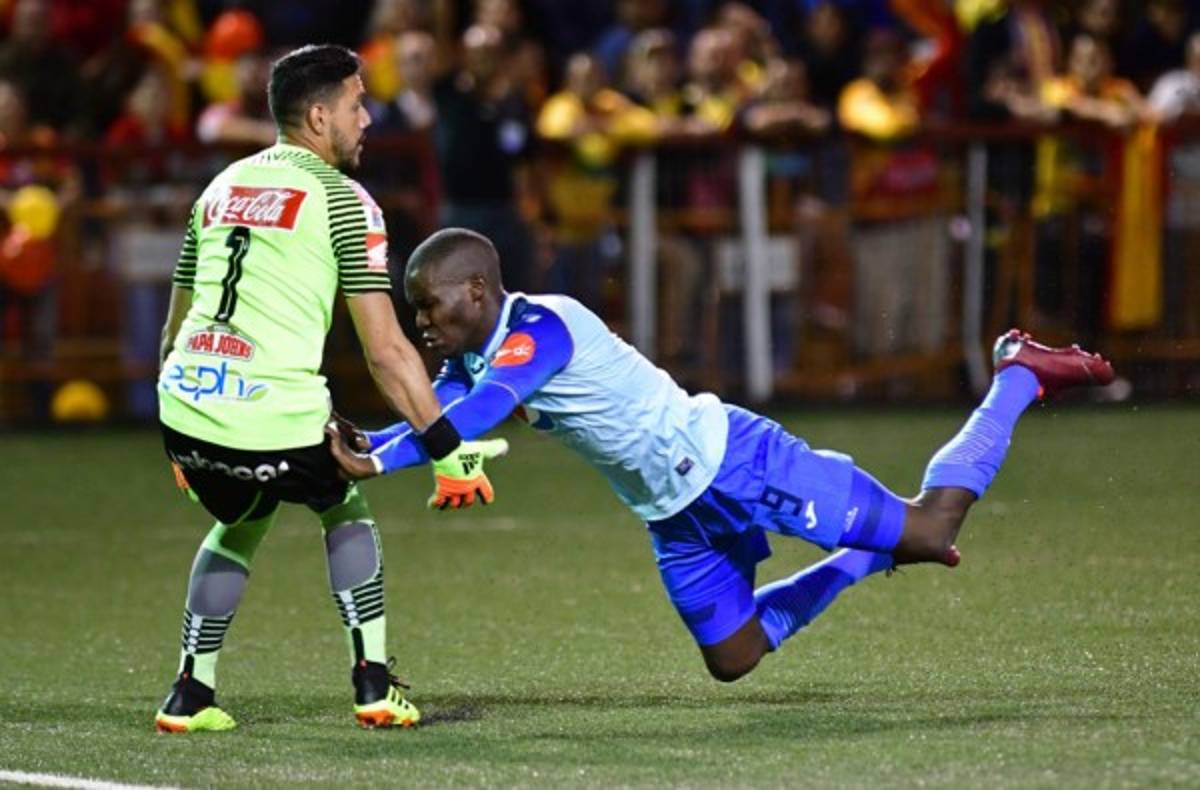 EN FOTOS: La angustia de Motagua en Costa Rica y así se las ingenió Jafet Soto