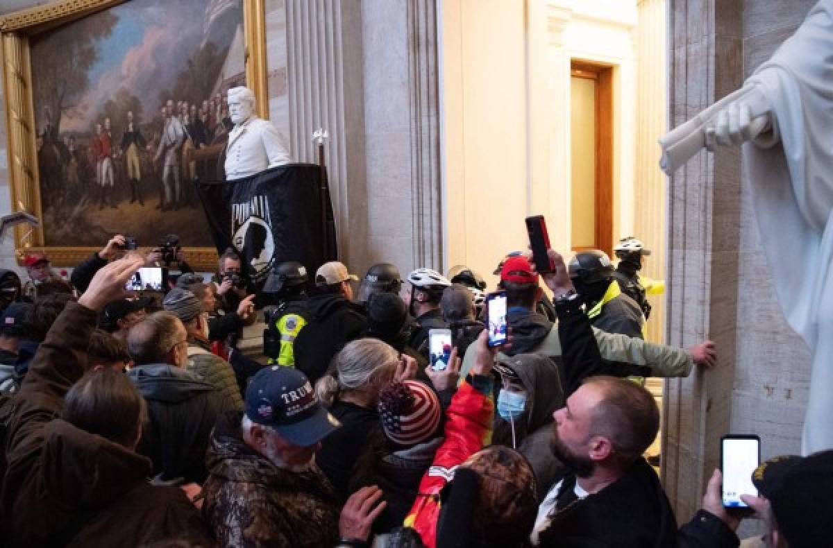 Seguidores de Donald Trump irrumpen en el Capitolio en Washington y generan caos