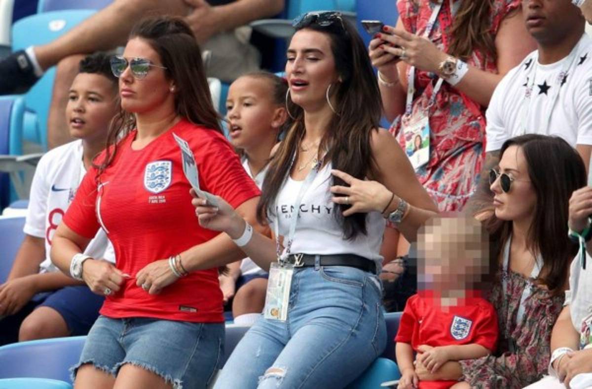 Las espectaculares novias y esposas de los cracks de Inglaterra que se robaron el show en el estadio