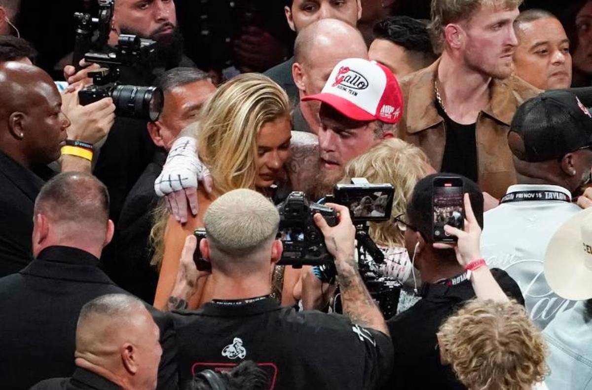 Así fue el triste regreso de Mike Tyson al boxeo: molido a golpes por Jake Paul y el gesto de su rival antes de terminar la pelea