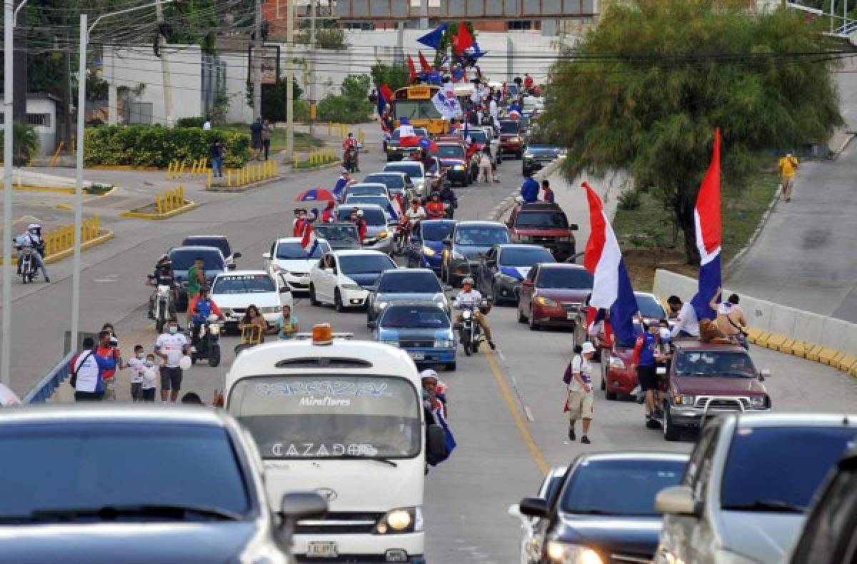 ¡Impresionante caravana! Afición del Olimpia se desborda y celebró a lo grande los 109 años de historia