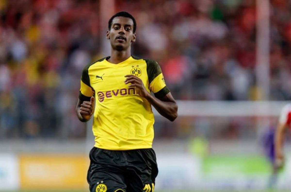 MERCADO: Otro hondureño sin club en Europa; Real Madrid se entromete en fichaje de Barcelona