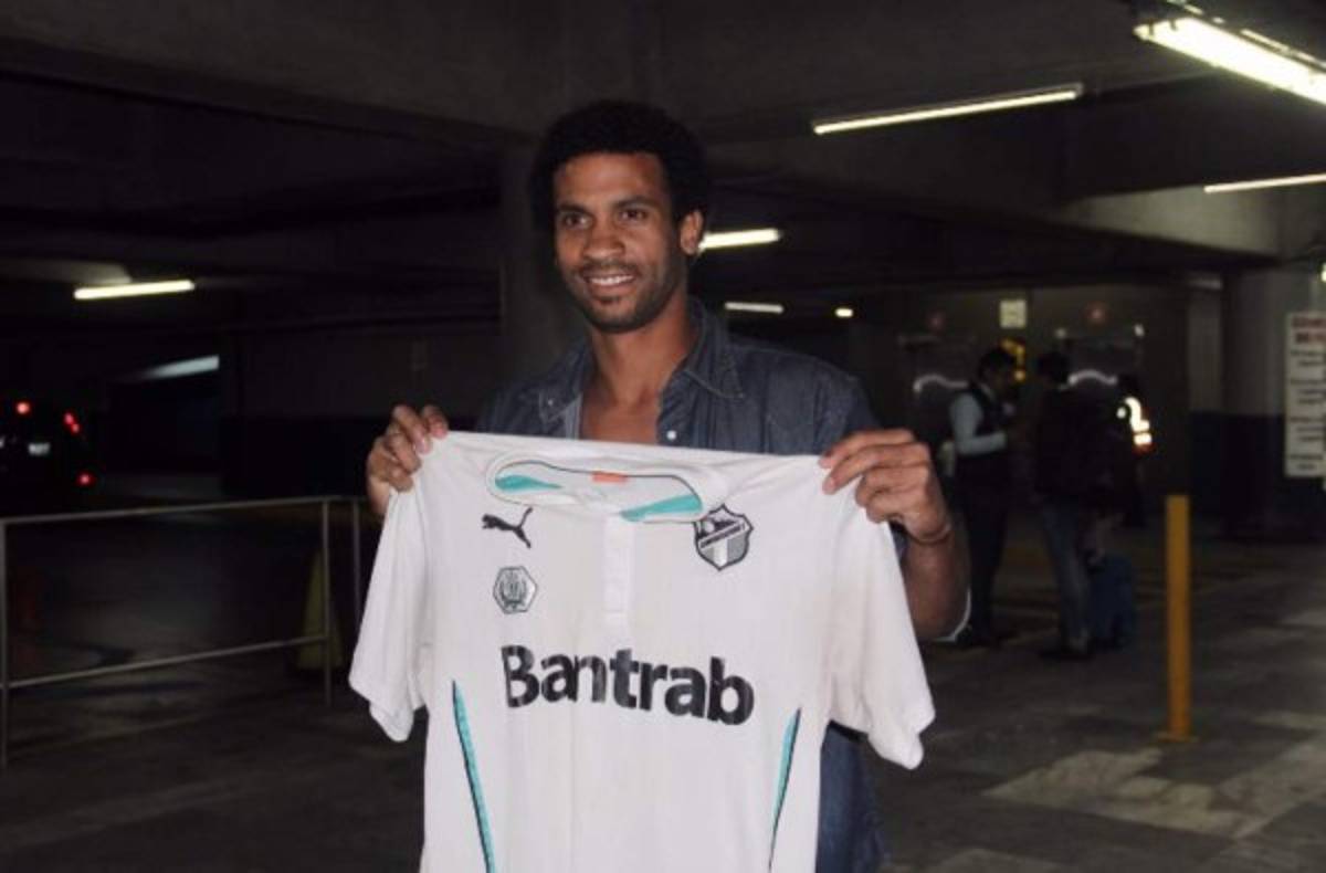 RUMORES Y FICHAJES: ¿Ronald Matarrita cedido al Manchester City?