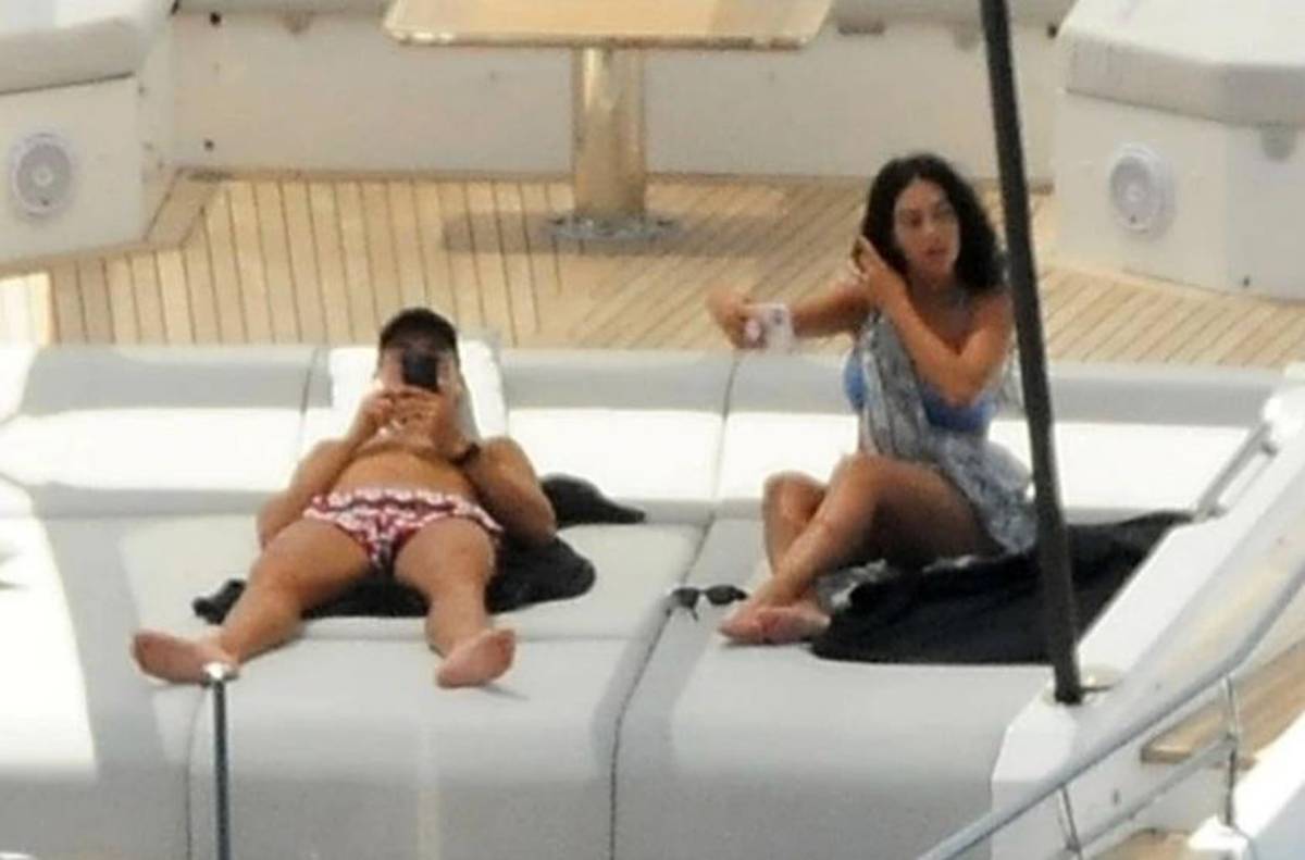 ¿Está gordita? Así fue captada Georgina Rodríguez en sus vacaciones con Cristiano Ronaldo en Mallorca