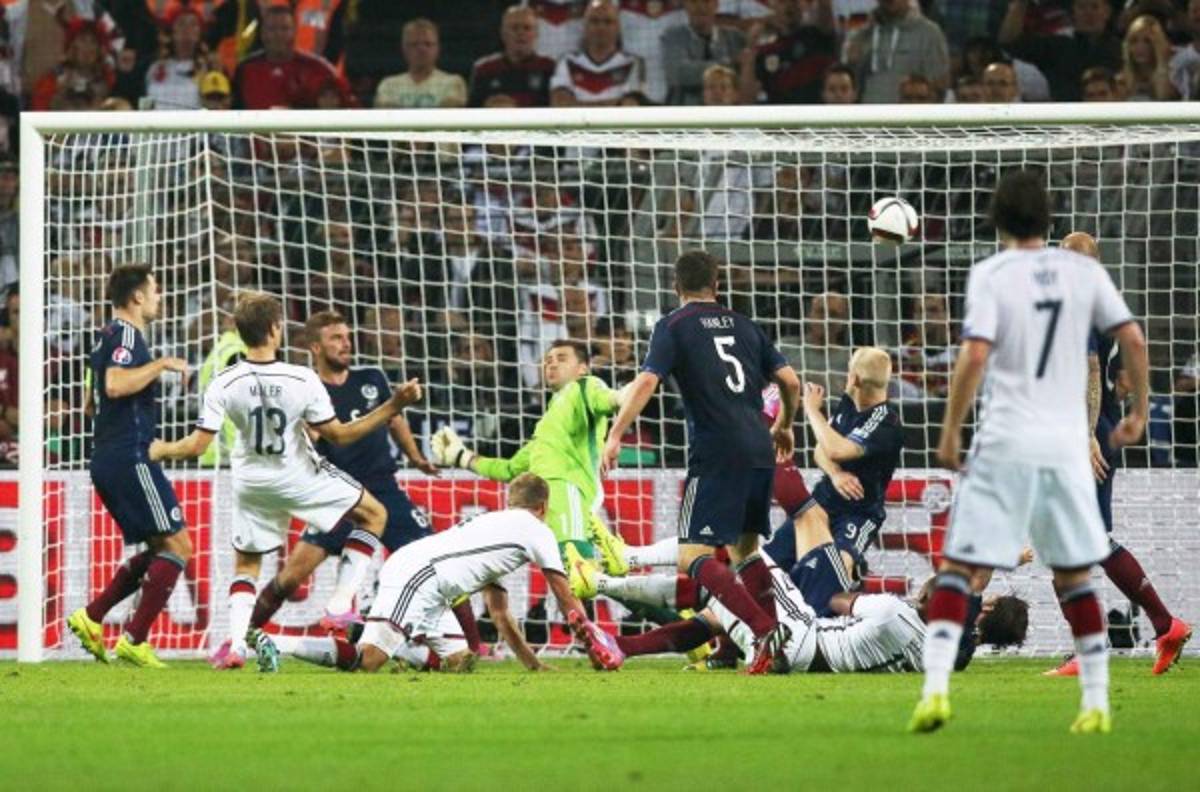 Imágenes de los partidos por las Eliminatorias para Eurocopa