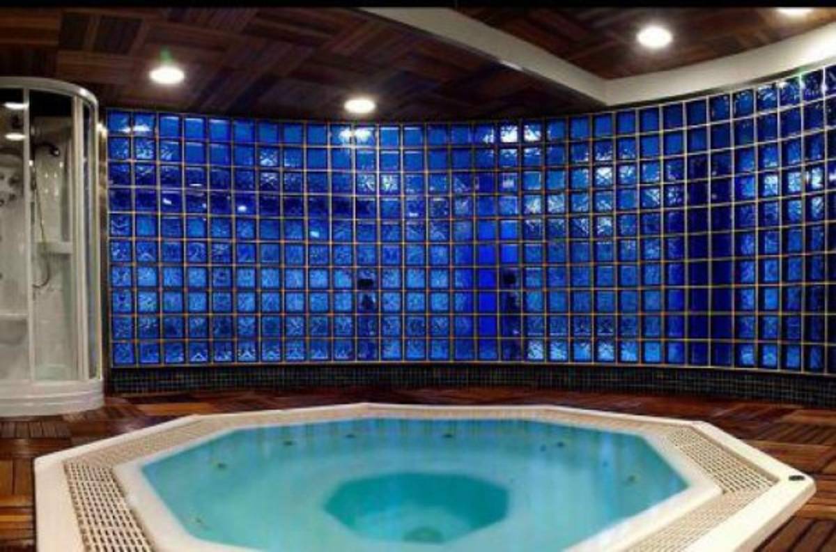 Especial: El camerino del estadio Nacional de Costa Rica y los más lujosos del mundo