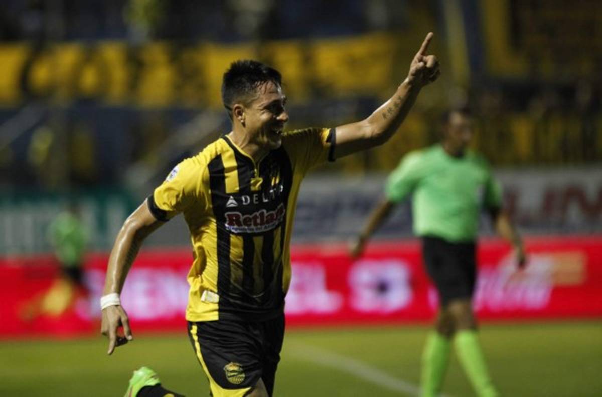 Romell Quioto con pie y medio fuera de Olimpia; estos son los rumores y fichajes en Honduras