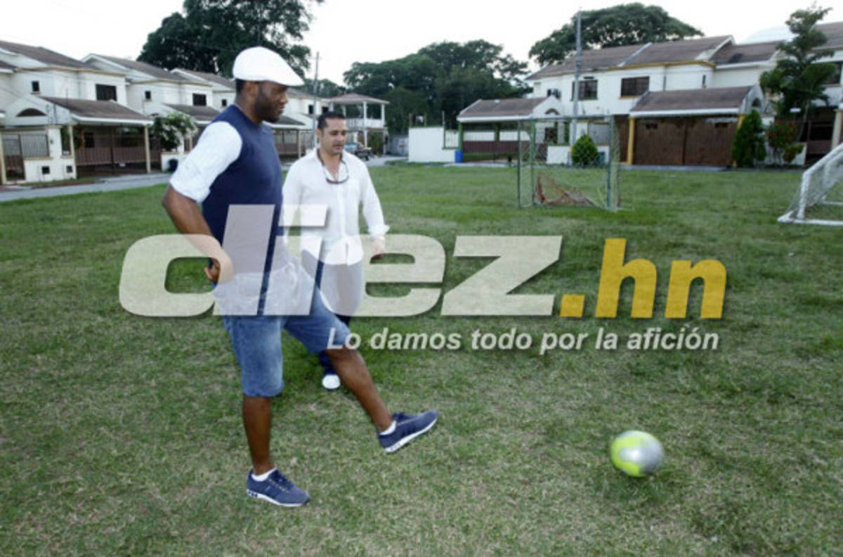 David Suazo llega de vacaciones y a apoyar a la Selección de Honduras.