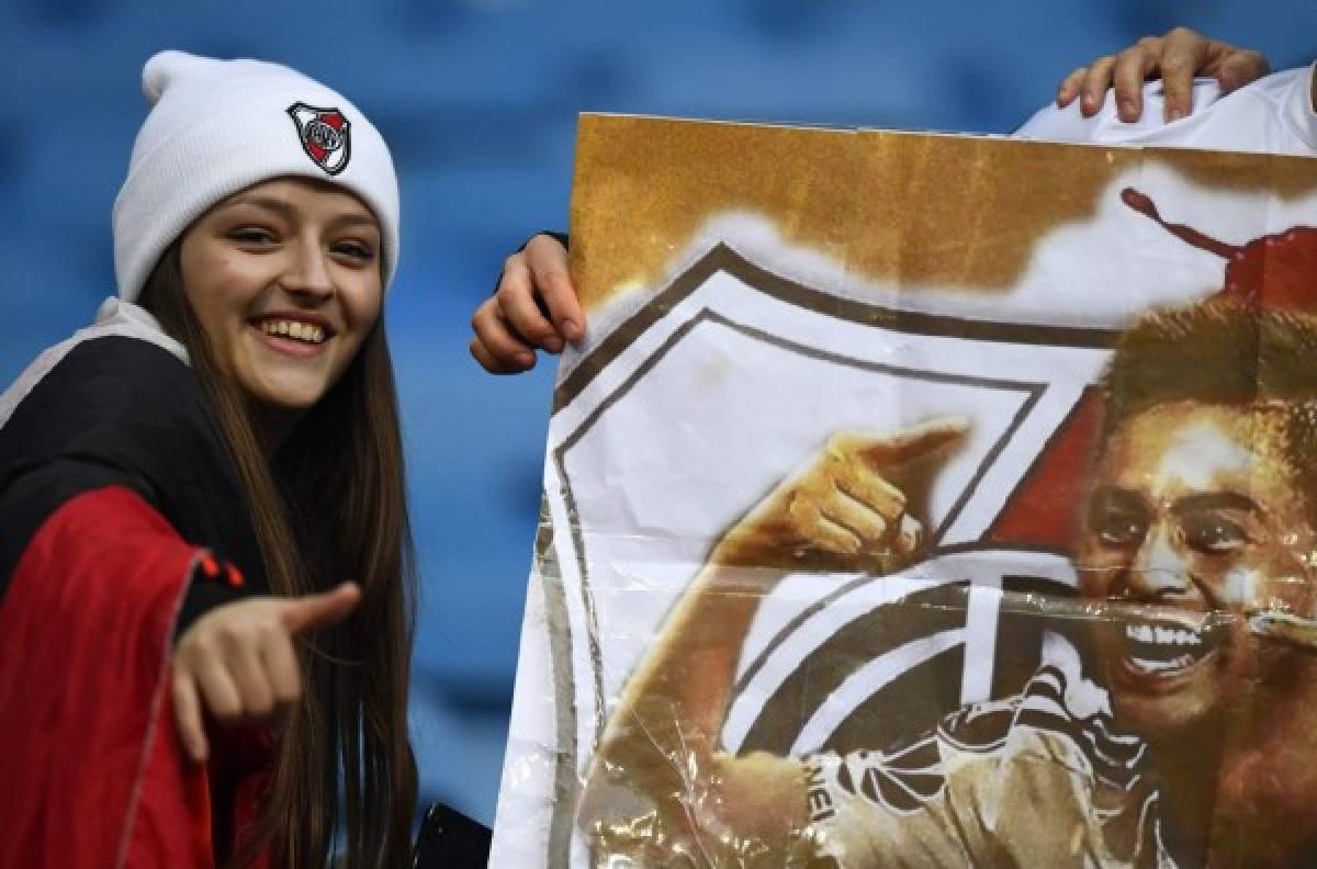 EN FOTOS: El impresionante ambiente en el Bernabéu para la final River-Boca    