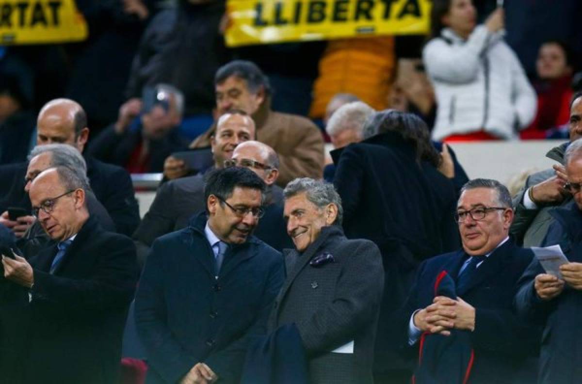 NO SE VIO EN TV: La cara de Coutinho en el Camp Nou; El mensaje de la afición del Barça