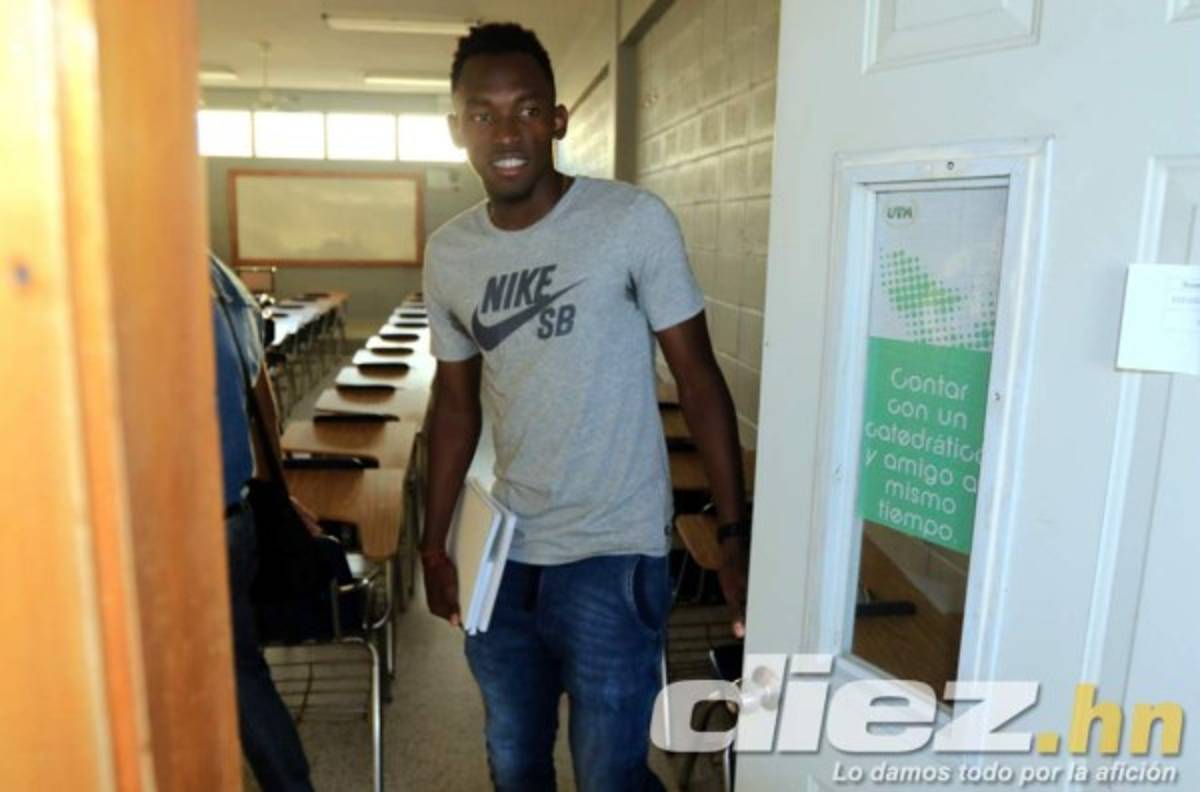 ¡Ejemplo! Estos son los futbolistas hondureños que estudian en la Universidad
