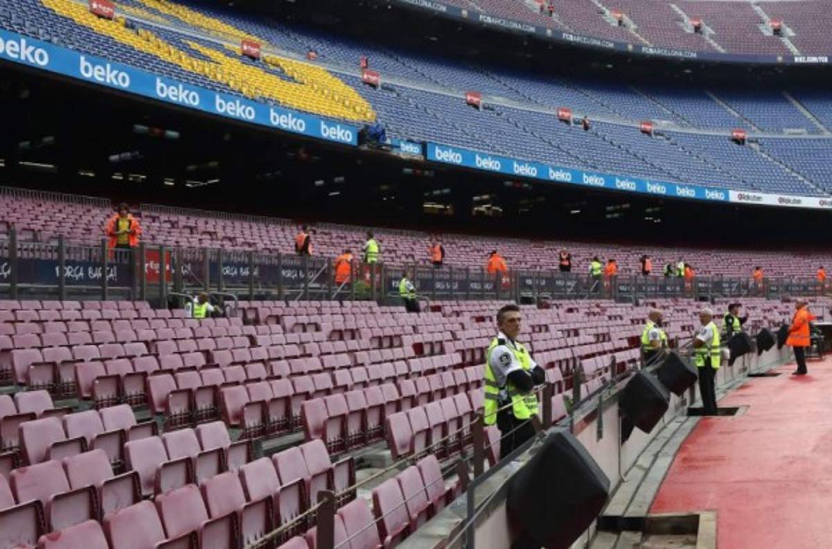 La locura en las afueras del Camp Nou tras cerrar estadio para el Barcelona-Las Palmas