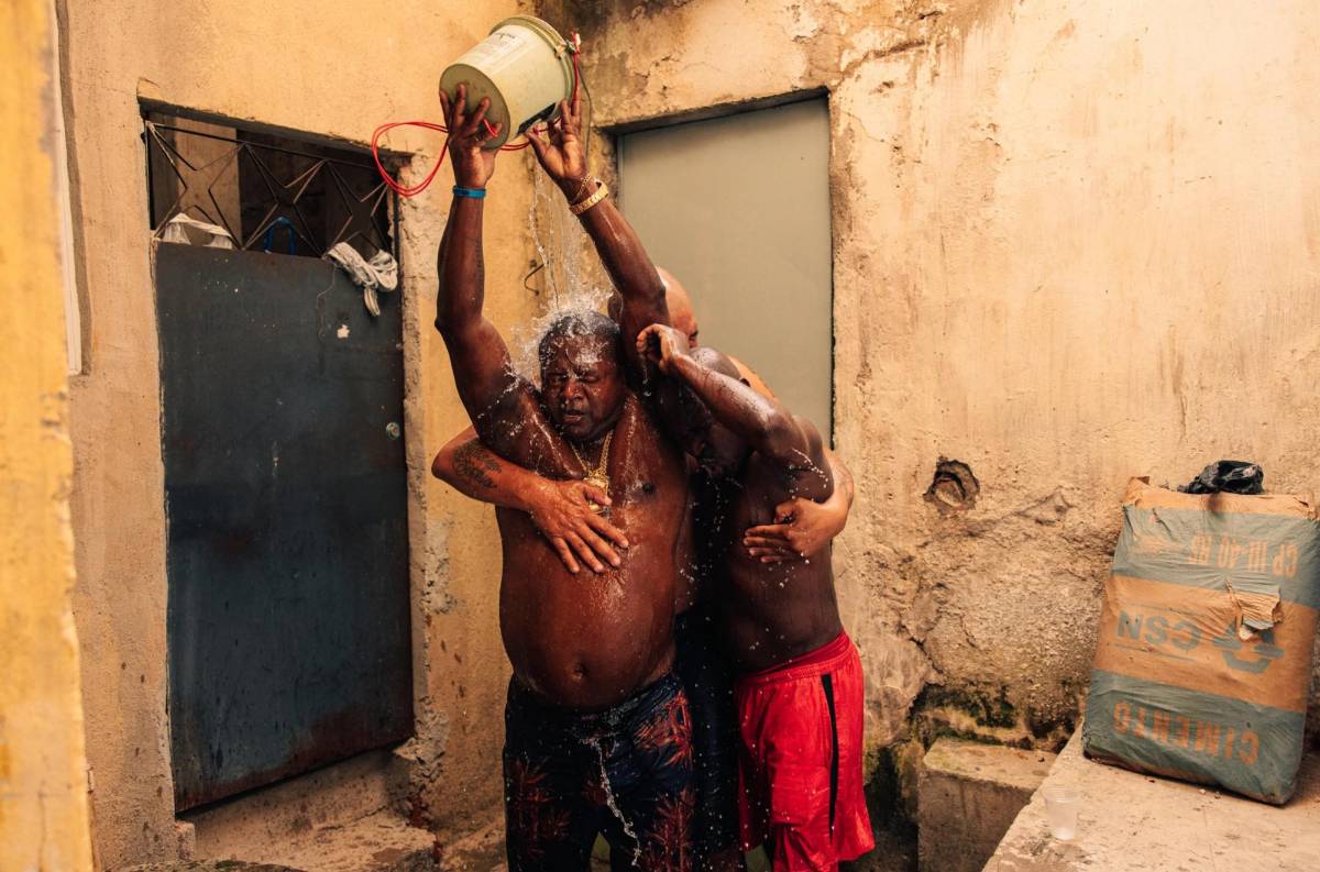 Así es Vila Cruzeiro, la favela más peligrosa de Brasil donde vive Adriano: “Veo a mi padre en cada uno de estos callejones”