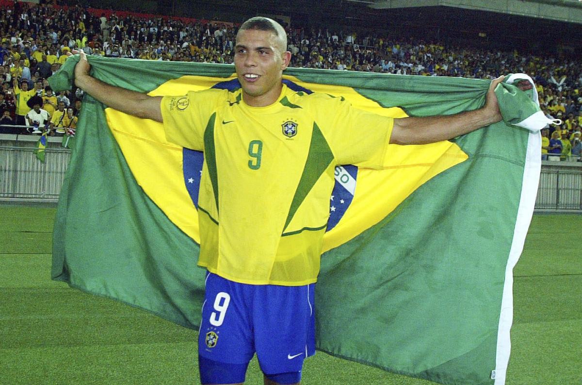 Cristiano Ronaldo recibe duro golpe y Messi sonríe: la IA señala a los mejores jugadores de la historia del fútbol