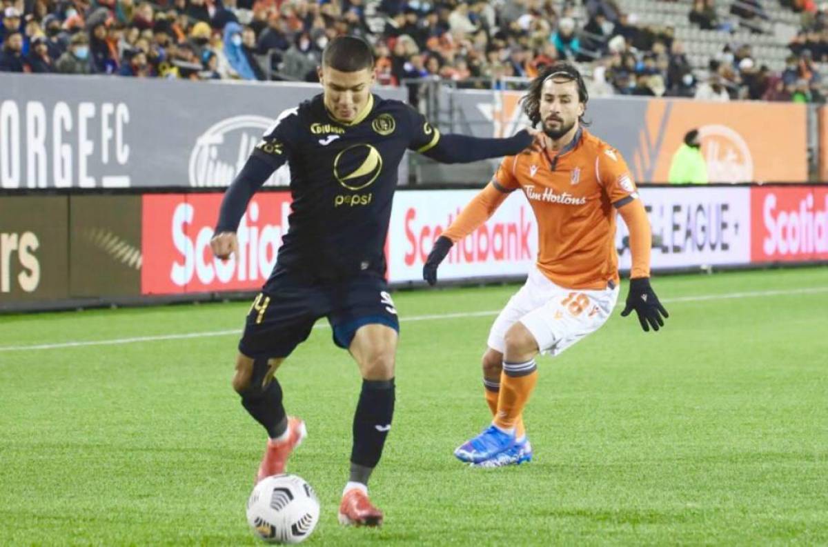 Kevin López durante el encuentro ante Forge FC.