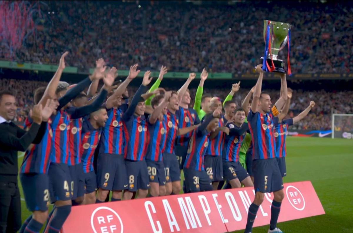 Barcelona celebra el título de campeón de LaLiga: pasillo, “nuevo” mediocampista y Busquets lideró la fiesta