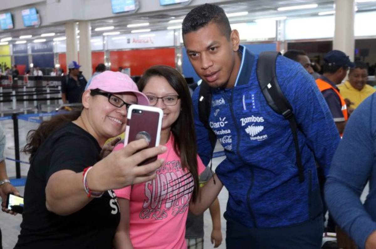 Día de 'selfies' y de la familia Róchez: así fue la salida de la Selección de Honduras