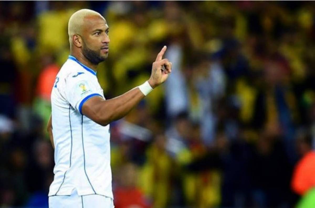 Como Lionel Messi, otros futbolistas por el mundo que sorprendieron al pintarse el pelo