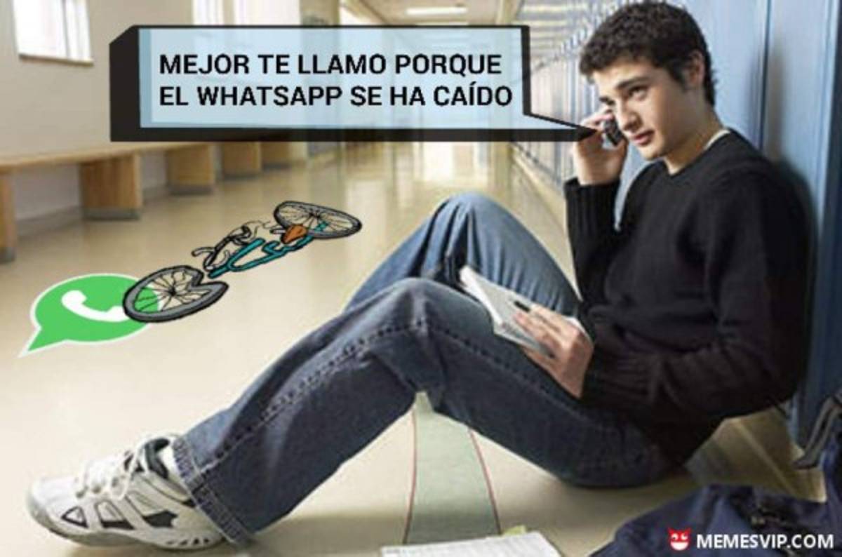 Se cae whatsapp y lo acribillan con duros memes