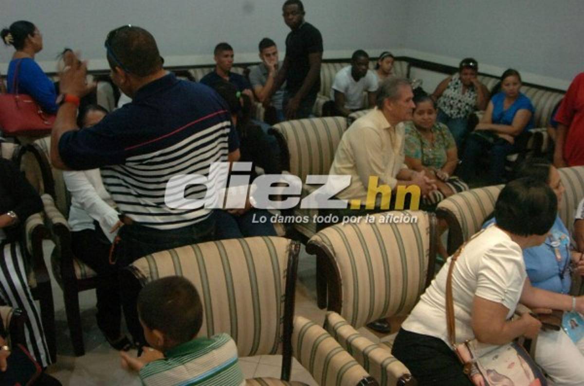 FOTOS: Dolor y llanto inundan el velorio de Arnold Peralta